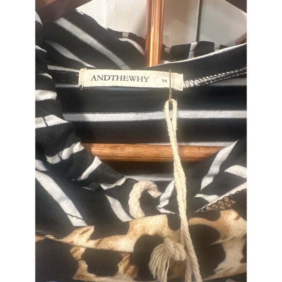 AND THE WHY casual Top Size Medium Striped Animal Print Hoodie NEW - Picture 4 of 7